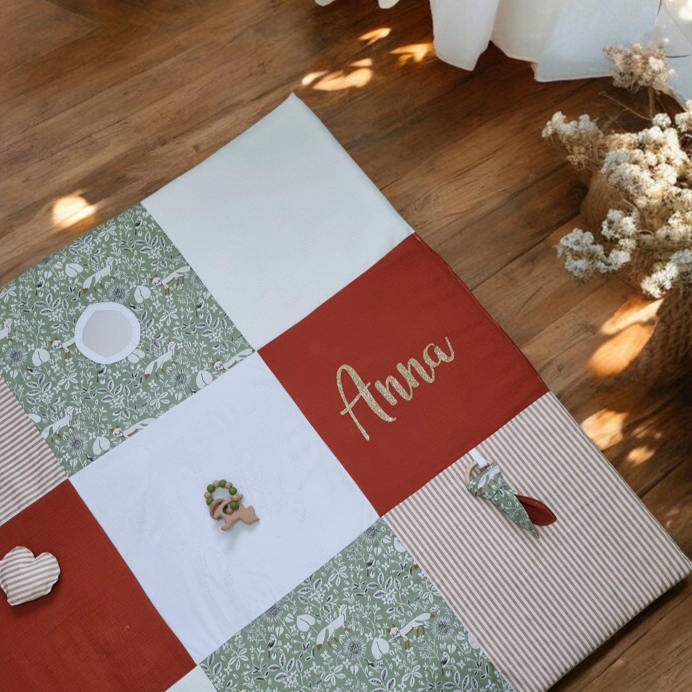 Nomadic play mat. (Green / Fox)