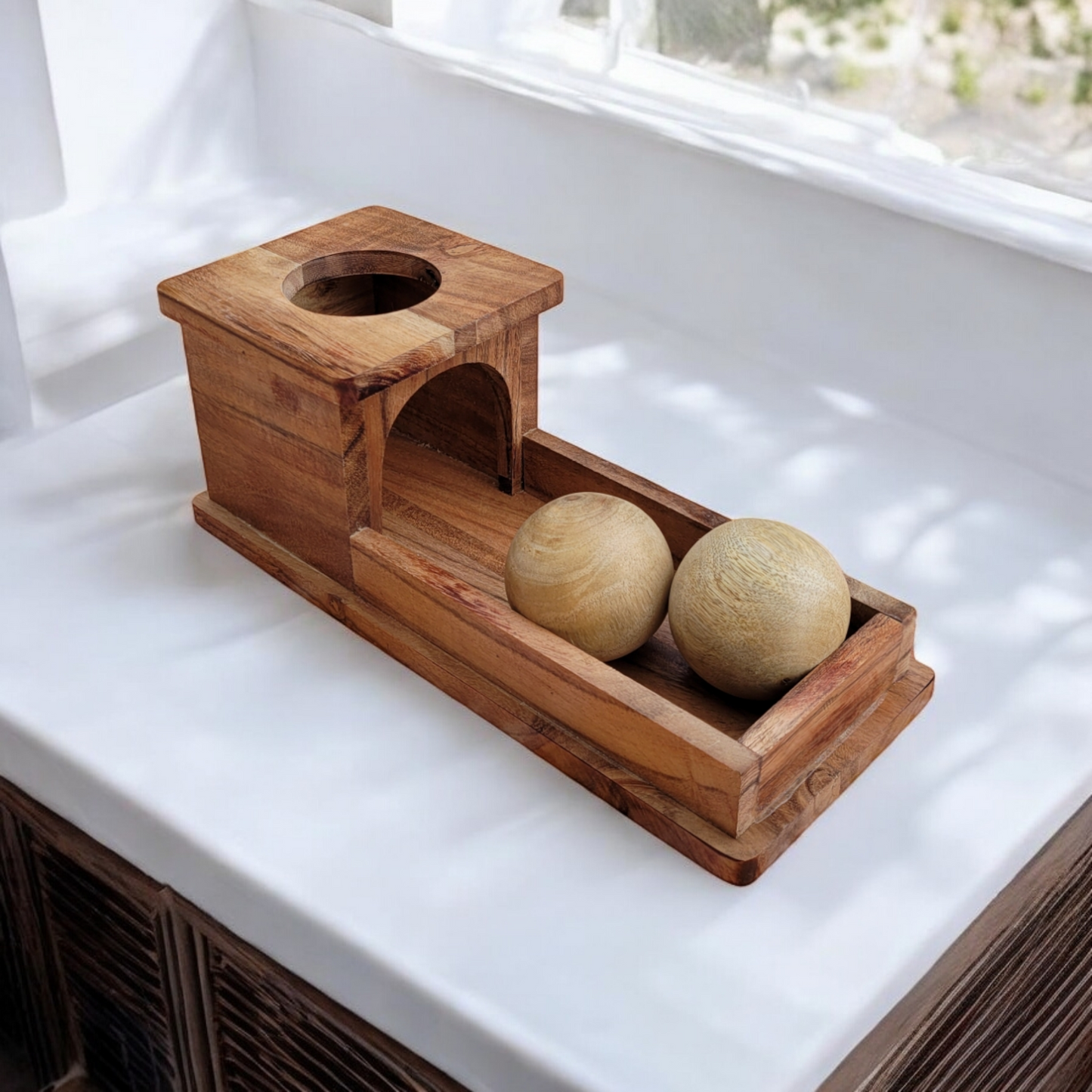 Boîte de permanence avec plateau et balle en bois. - Biquette Biquette