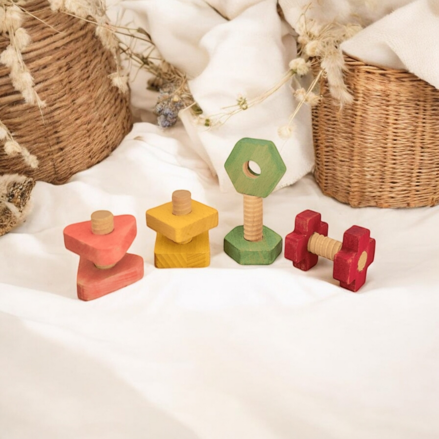 Ecrous et boulons à visser en bois - jeu d'assemblage - Biquette Biquette