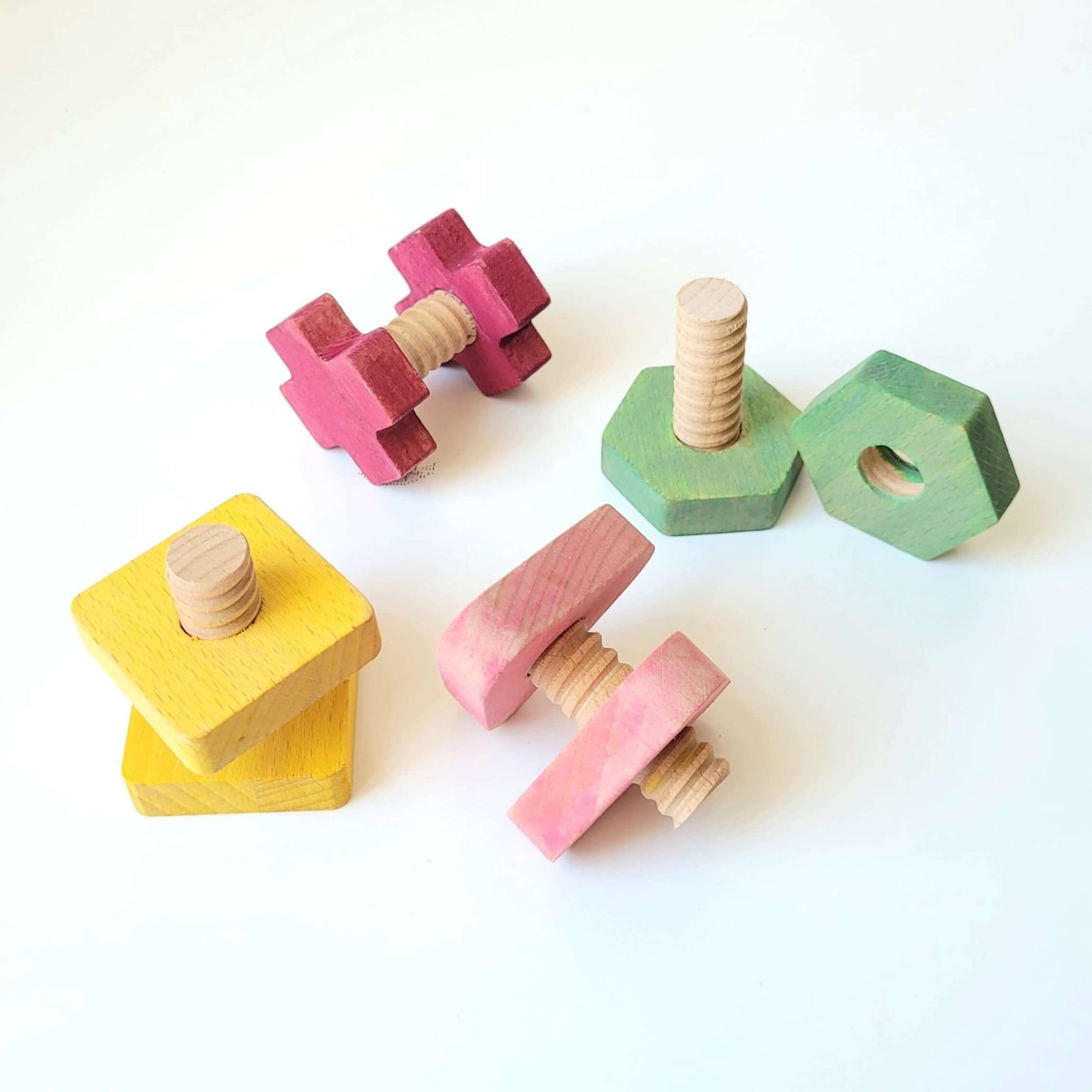 Ecrous et boulons à visser en bois - jeu d'assemblage - Biquette Biquette