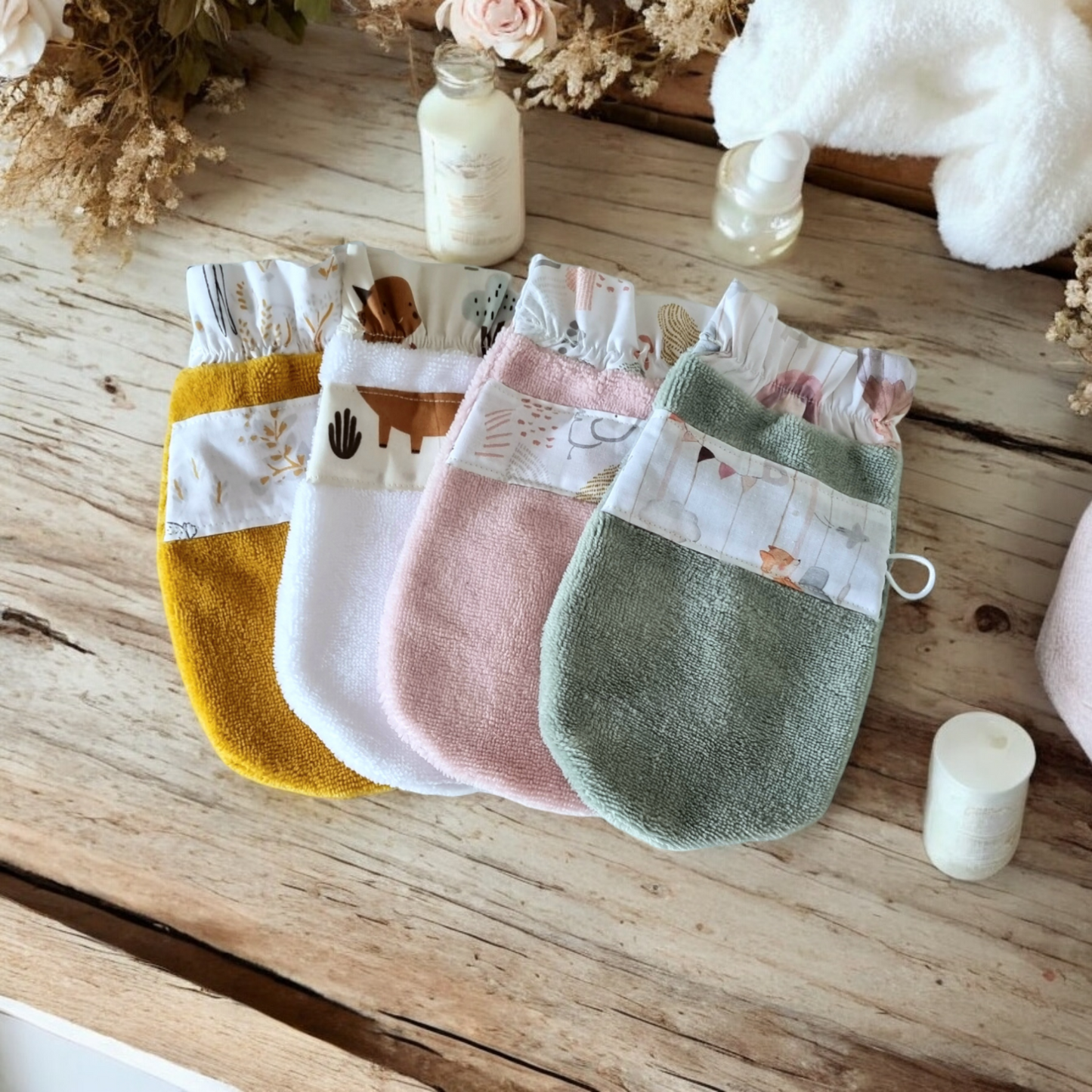 Baby bath set - Bath cape - Wipes - Washcloth - Personalized hairbrush - Rattle - Birth kit