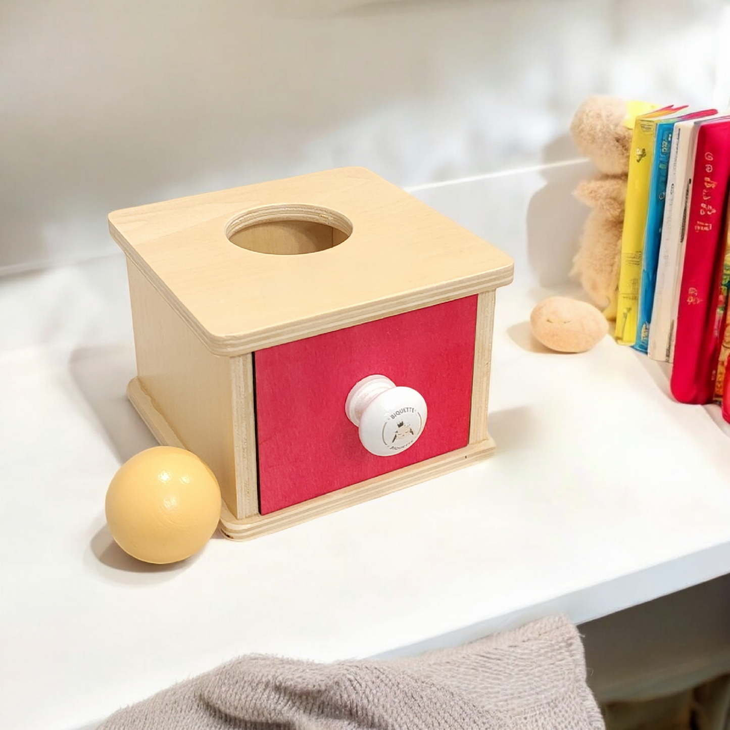 Boîte de Permanence en Bois avec Balle - Biquette Biquette