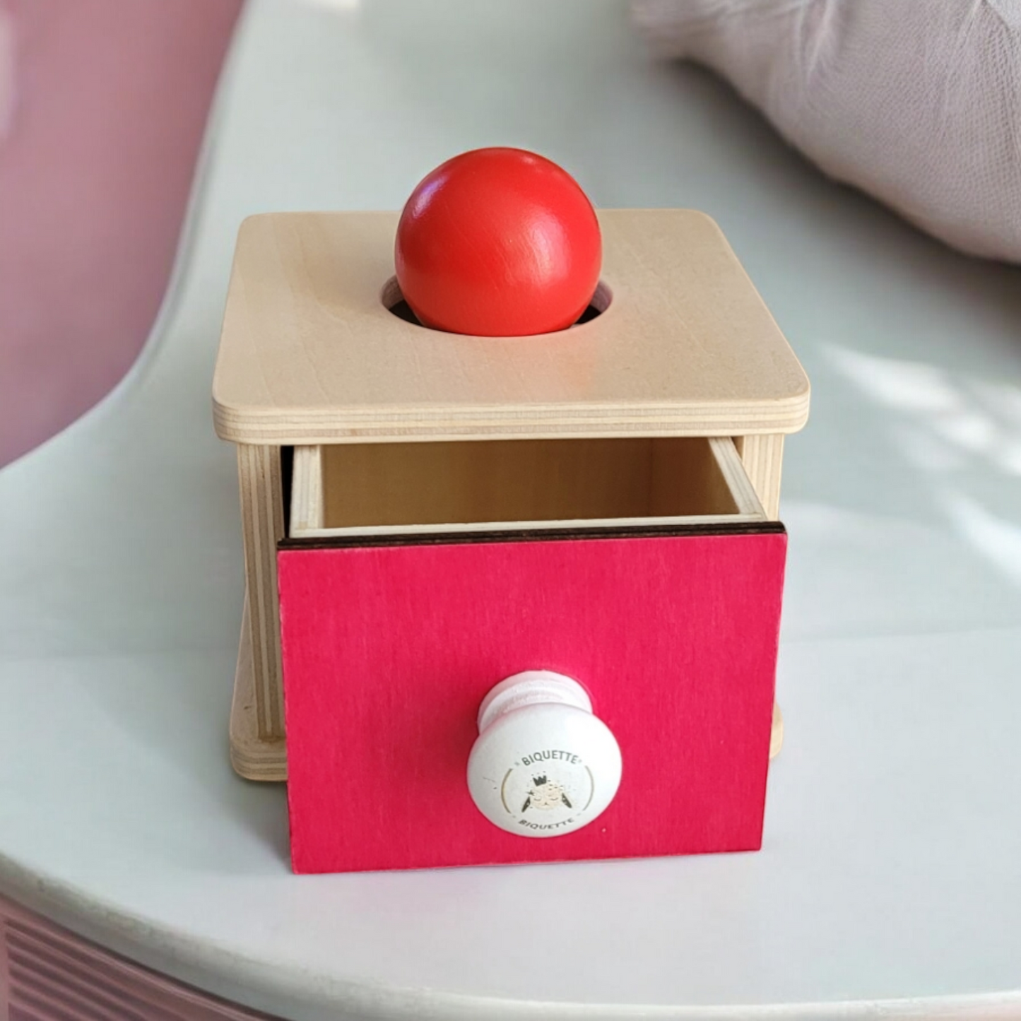Boîte de Permanence en Bois avec Balle - Biquette Biquette