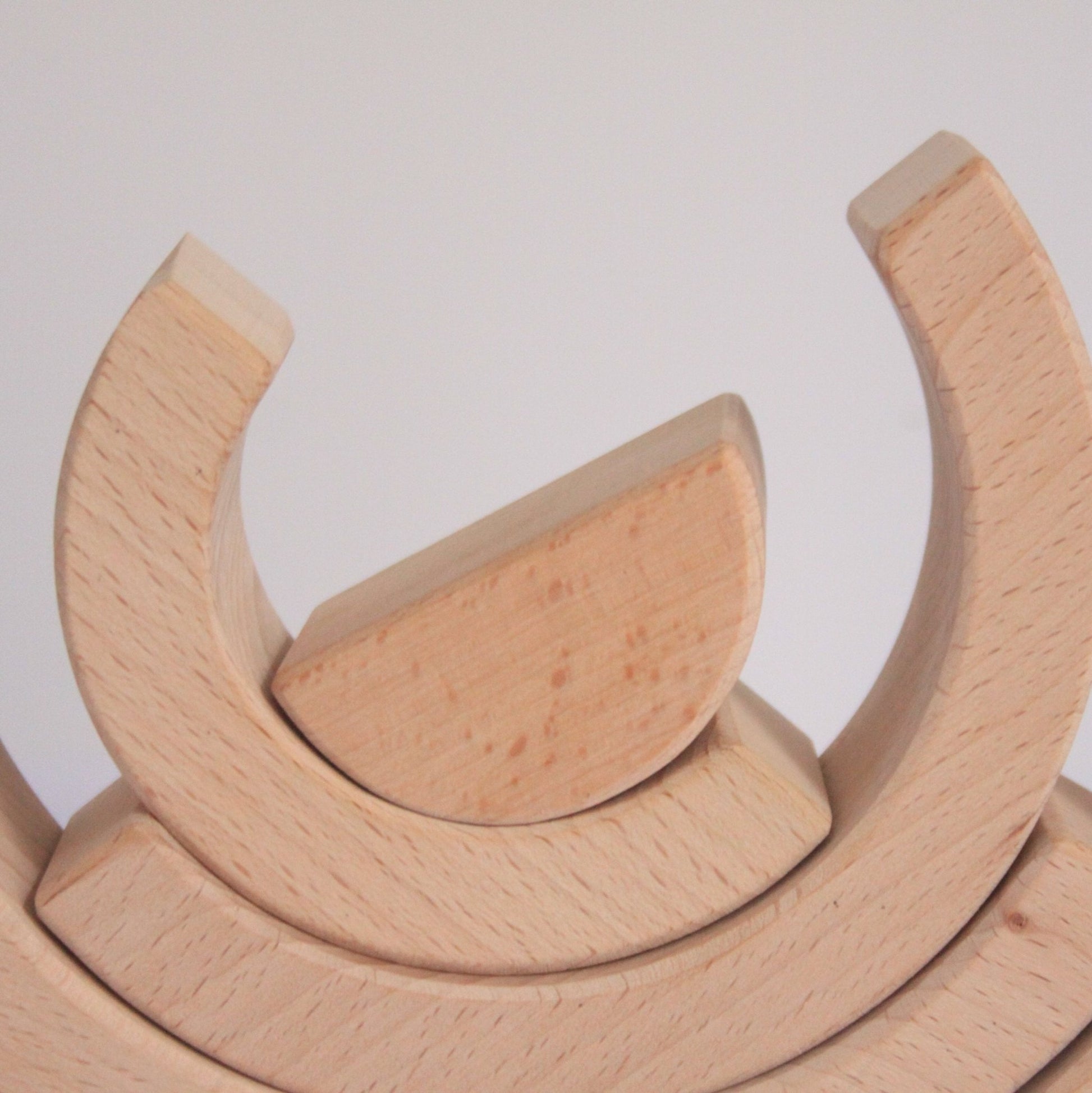 Arcs en bois naturel - Arc-en-ciel empilable - Biquette Biquette