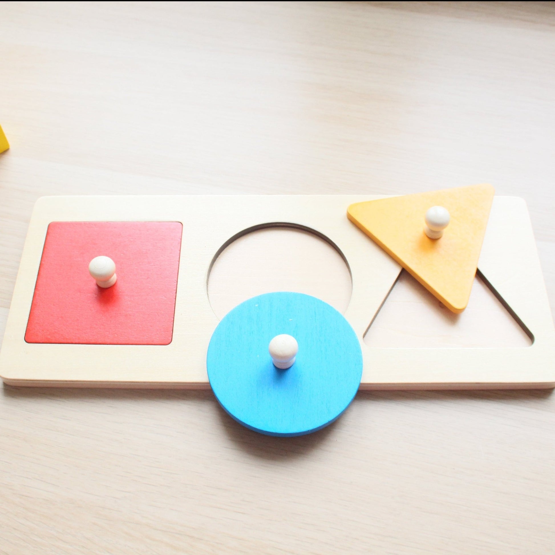 Puzzle formes géométriques en bois - puzzle à encastrer - Biquette Biquette