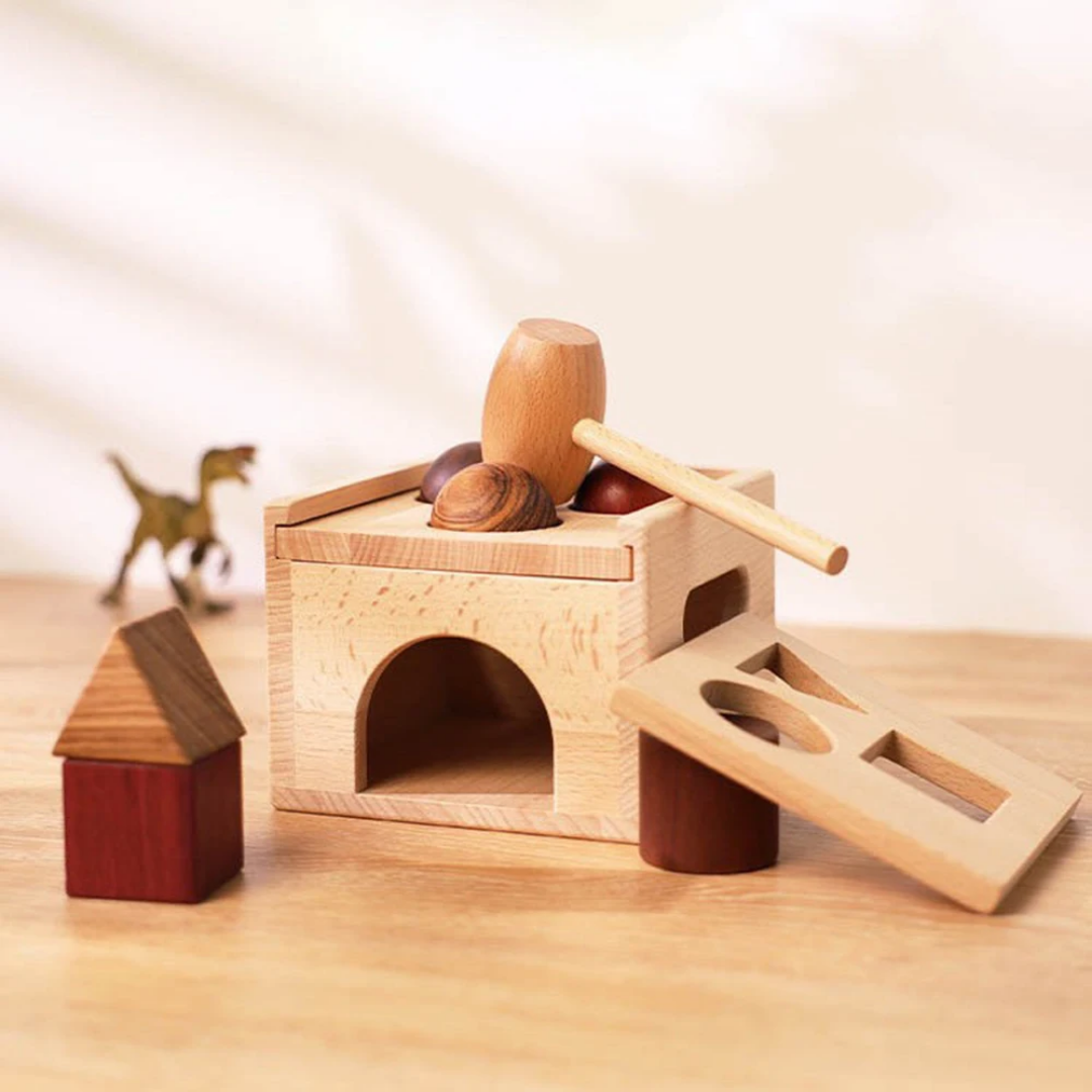 Boîte à formes et marteau en bois naturel – Jeu d’éveil Montessori
